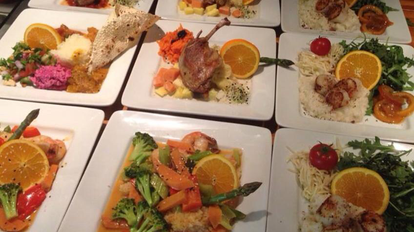 Des plats savoureux sur un table d'un restaurant près de Coaticook.